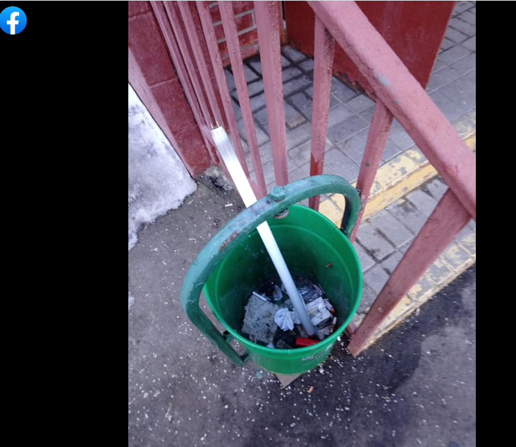 У дома на Перовской обнаружили разбитые ртутные лампы
